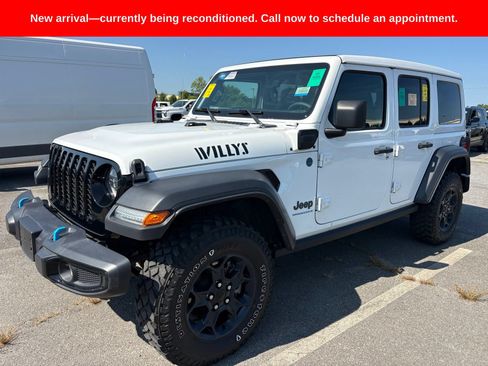 Used 2023 Jeep Wrangler Unlimited w/ Sun & Screen Package AWD/4WD image 7