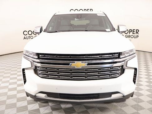 Used 2023 Chevrolet Suburban Premier image 9