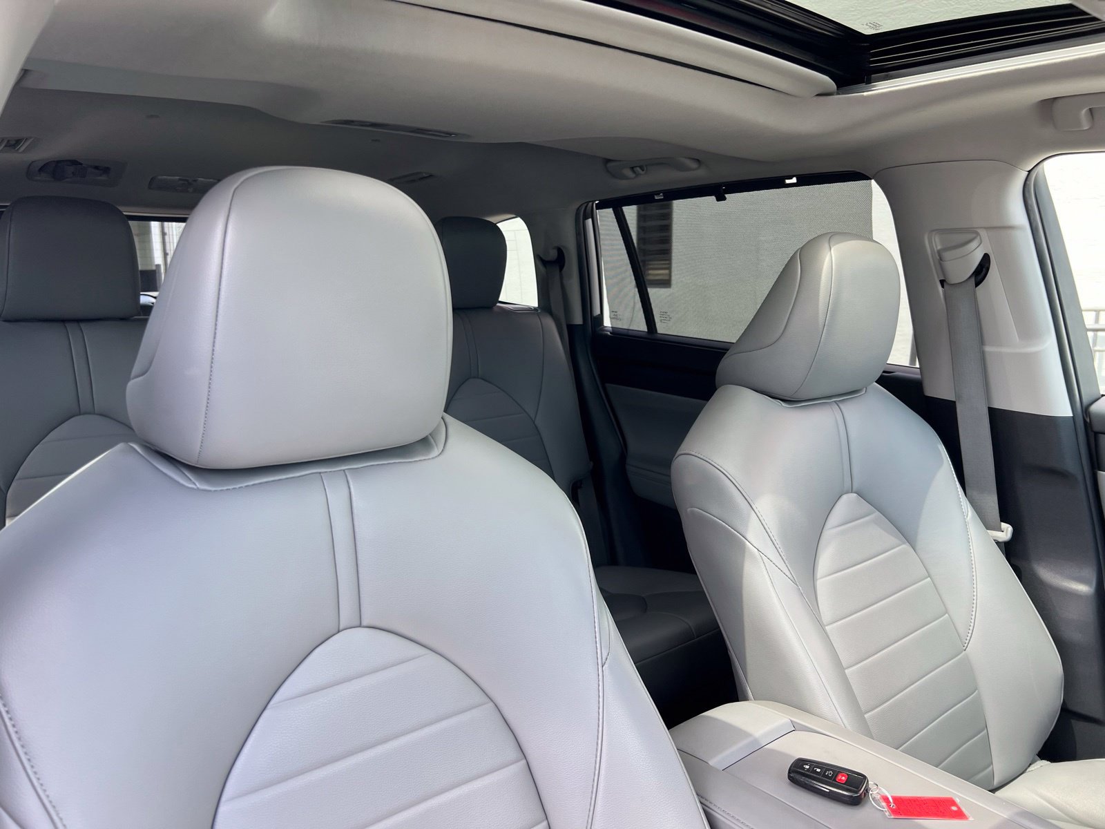 Used 2023 Toyota Highlander XLE FWD image 57