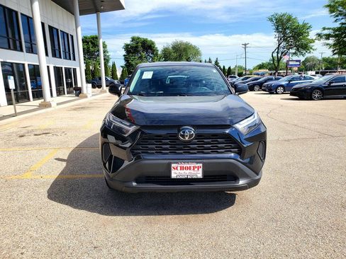 Used 2023 Toyota RAV4 LE AWD/4WD image 2