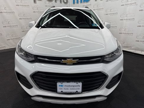 Used 2018 Chevrolet Trax LT w/ LT Convenience Package AWD/4WD image 10