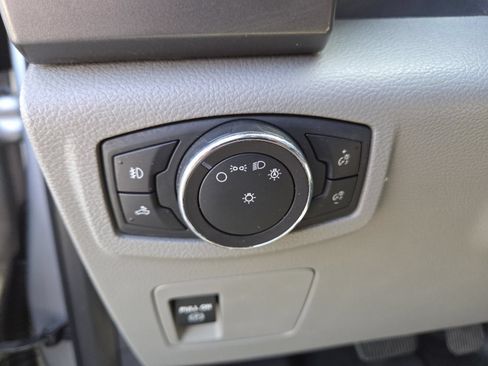 Used 2018 Ford F150 XLT AWD/4WD image 8