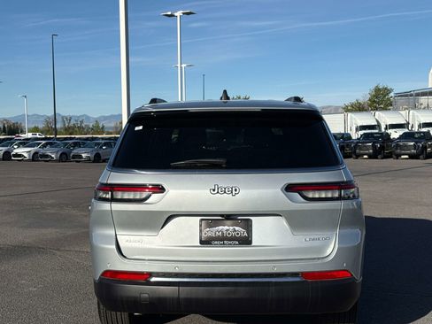 Used 2025 Jeep Grand Cherokee L Laredo w/ Trailer Tow Package AWD/4WD image 4