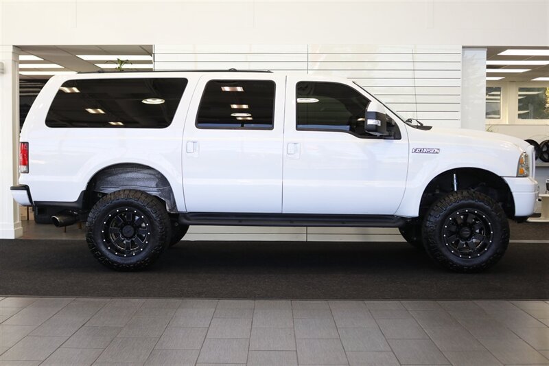 Used 2005 Ford Excursion XLT AWD/4WD image 5