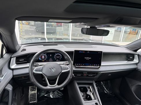Used 2025 Volkswagen Tiguan SE R-Line AWD/4WD image 15