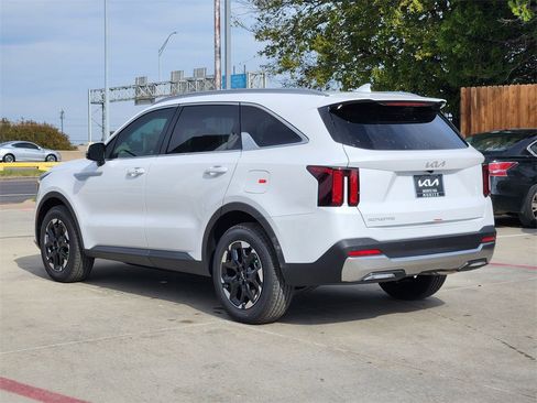 New 2026 Kia Sorento S image 4