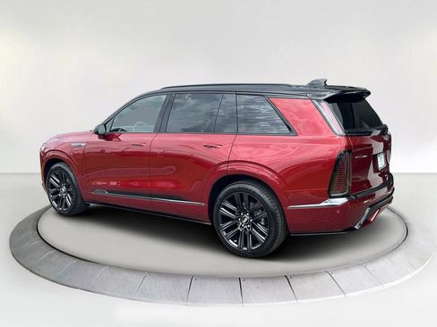 New 2026 Cadillac Vistiq Platinum image 3