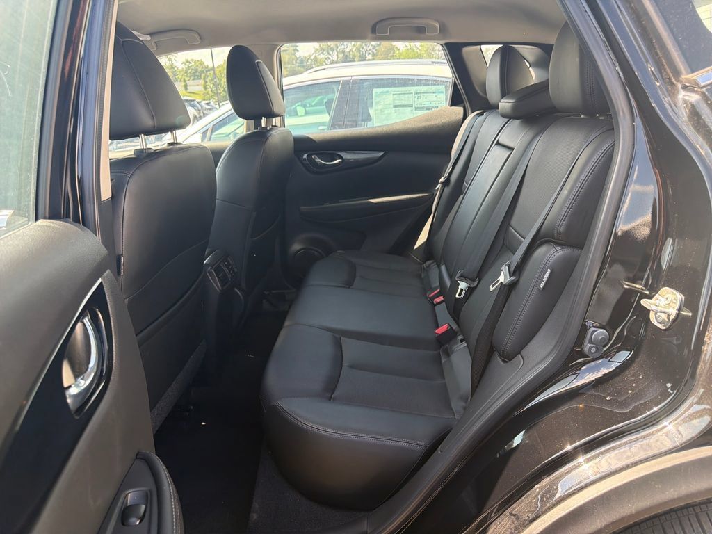 Certified 2022 Nissan Rogue Sport SL AWD/4WD image 28