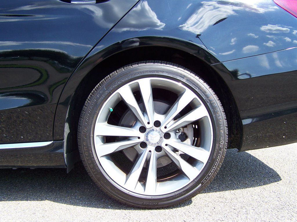 Used 2015 Mercedes-Benz C 300 Sedan image 24