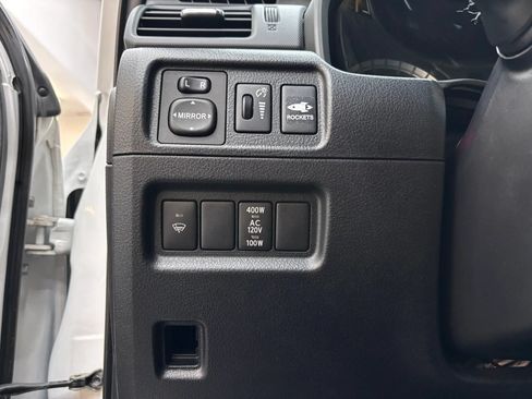Used 2016 Toyota 4Runner SR5 AWD/4WD image 12