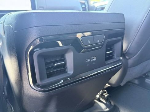 Used 2024 GMC Sierra 2500 AT4 w/ AT4 Premium Plus Package image 19