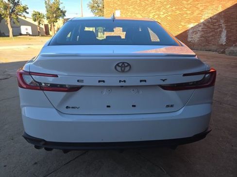 Used 2025 Toyota Camry SE FWD image 6