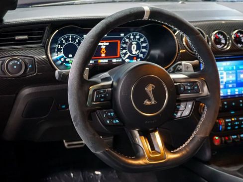 Used 2021 Ford Mustang Shelby GT500 w/ Carbon Fiber Track Pack image 22