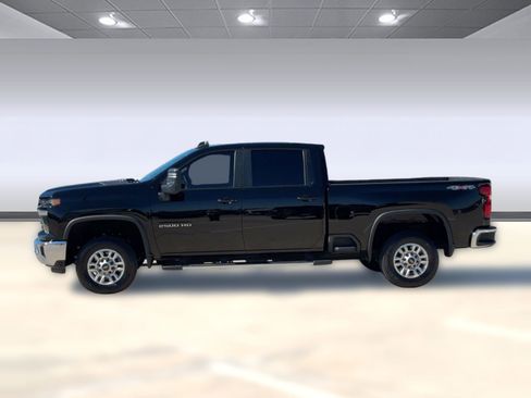 Used 2025 Chevrolet Silverado 2500 LT w/ Convenience Package image 2