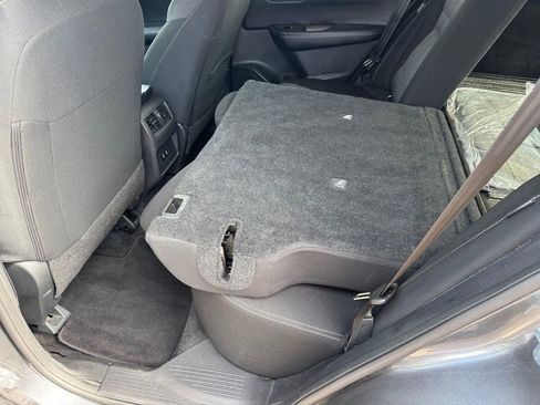 Used 2025 Nissan Rogue SV image 10