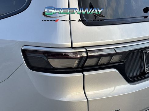 New 2026 Jeep Grand Wagoneer 4WD image 33