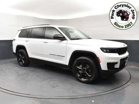 Used 2023 Jeep Grand Cherokee L Laredo AWD/4WD image 1