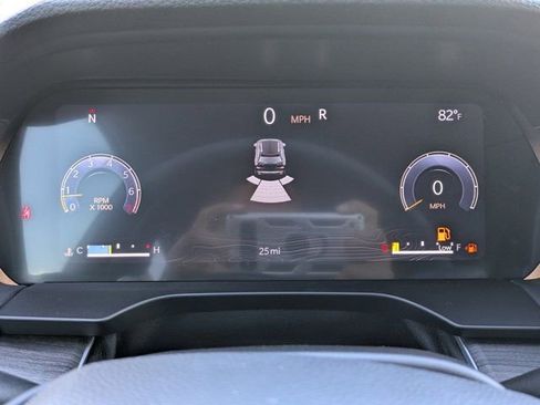 New 2025 Jeep Grand Cherokee Limited w/ Black Appearance Package image 24