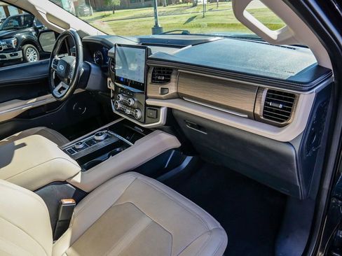 Used 2024 Ford Expedition Max Limited image 15