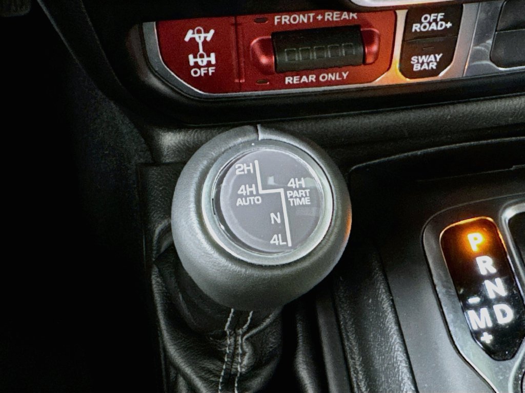 Used 2024 Jeep Wrangler Unlimited Rubicon 4xe AWD/4WD image 20