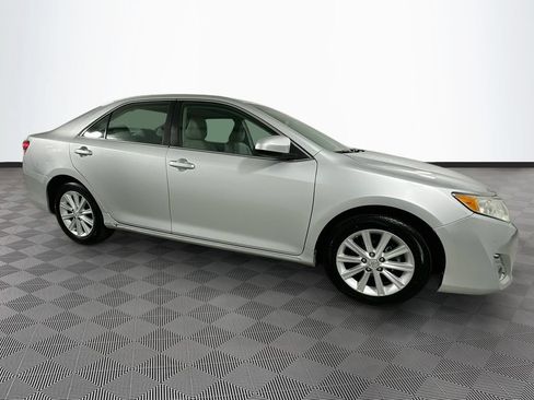 Used 2014 Toyota Camry XLE w/ Leather Package FWD image 8