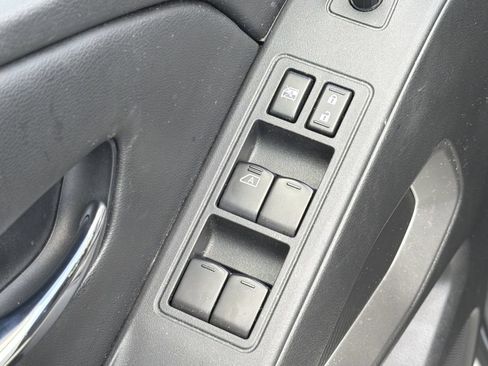 Used 2025 Nissan Frontier SV RWD image 18