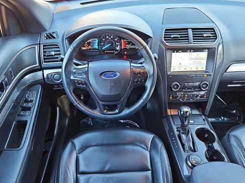 Used 2019 Ford Explorer XLT w/ Equipment Group 202A image 11