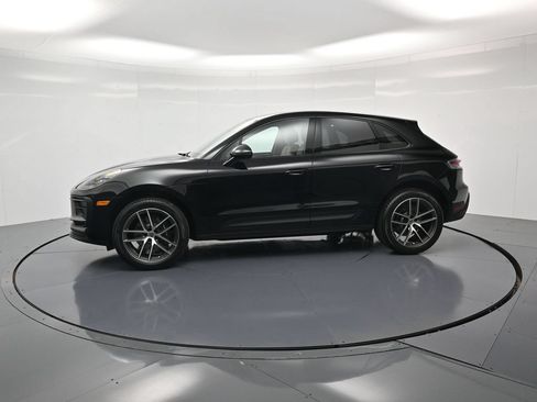 Certified 2026 Porsche Macan AWD/4WD image 2