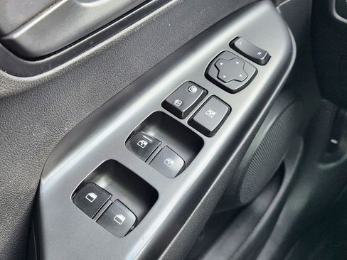 Used 2019 Hyundai Kona SEL image 21