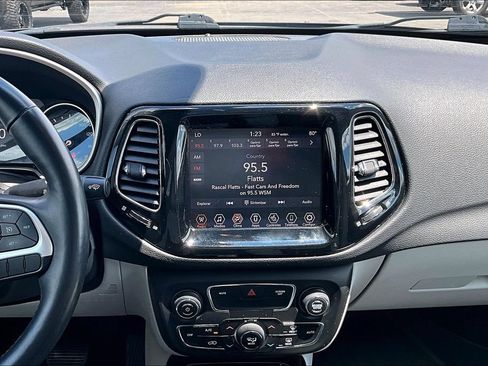Used 2018 Jeep Compass Limited w/ Trailer Tow Group AWD/4WD image 11