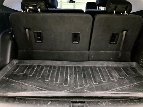 Used 2019 Chevrolet Traverse LT image 34