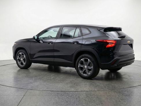 Used 2025 Chevrolet Blazer LT FWD image 6