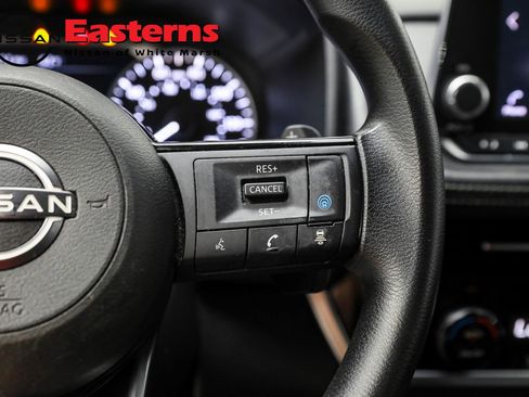 Used 2022 Nissan Rogue SV image 29