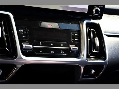 Used 2023 Kia Sorento SX AWD/4WD image 38