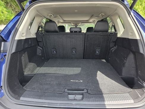 Used 2023 Nissan Rogue SV w/ SV Premium B Package FWD image 33