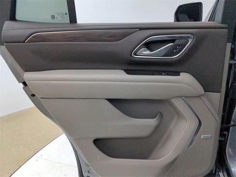 Used 2022 Chevrolet Tahoe Z71 w/ Z71 Off-Road Package image 38