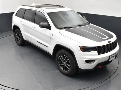 Used 2017 Jeep Grand Cherokee Trailhawk w/ Trailhawk Luxury Group image 13