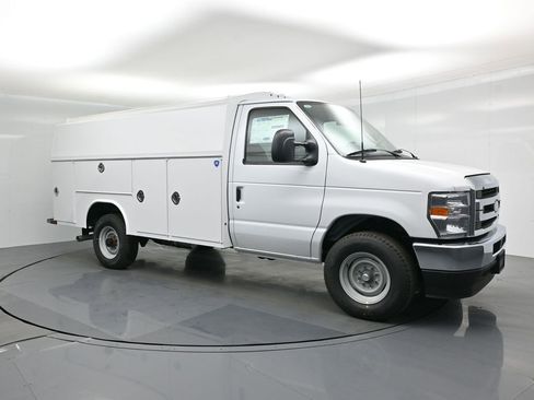 New 2026 Ford E-350 and Econoline 350 Super Duty w/ Power Equipment Group image 23