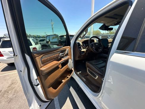 Used 2022 RAM 1500 Limited AWD/4WD image 7