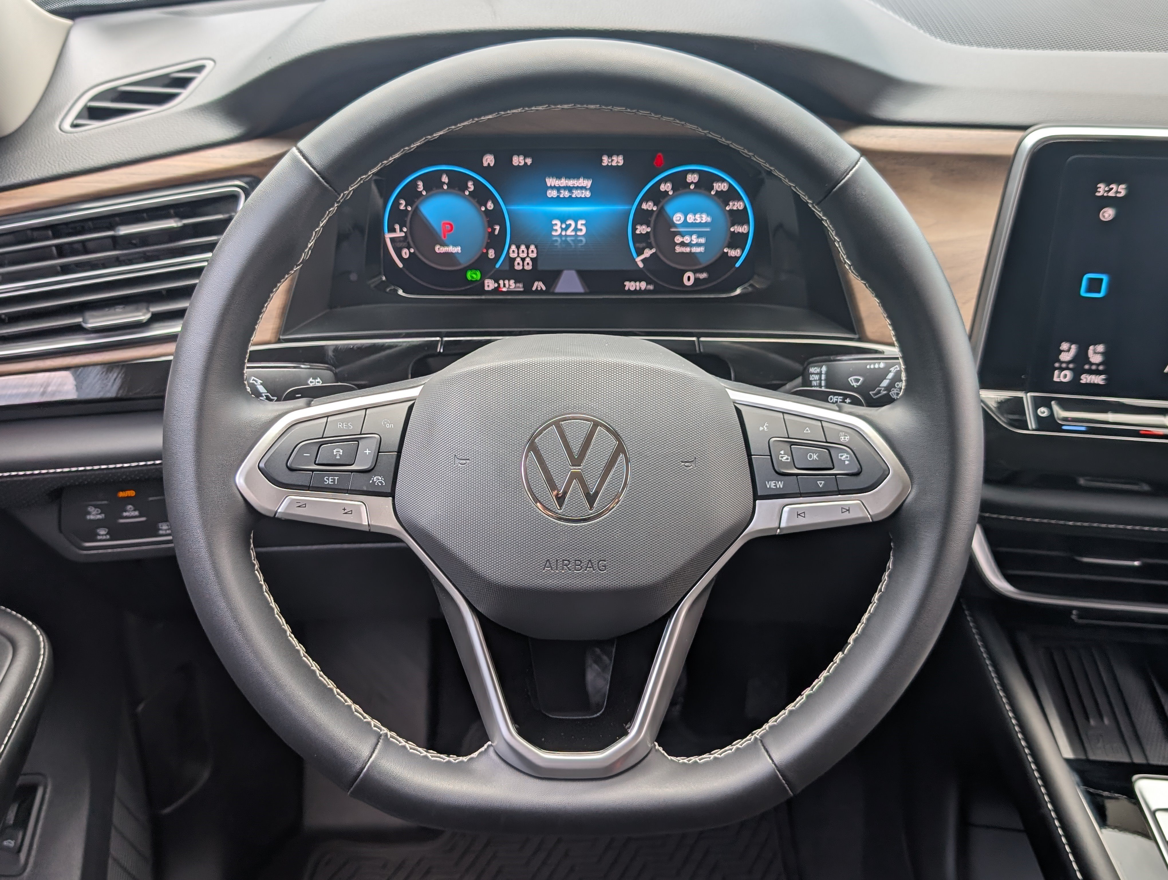 Used 2026 Volkswagen Atlas SE w/ Black Wheel Package FWD image 23