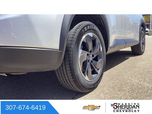 Used 2025 Nissan Rogue SV AWD/4WD image 7