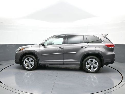 Used 2018 Toyota Highlander Limited w/ Protection Package #3 image 9