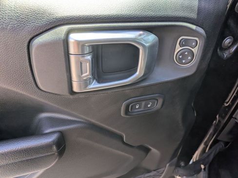 Used 2022 Jeep Wrangler Unlimited Sport AWD/4WD image 10