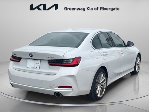 Used 2024 BMW 330e xDrive 330e xDrive Plug-In Hybrid AWD image 7