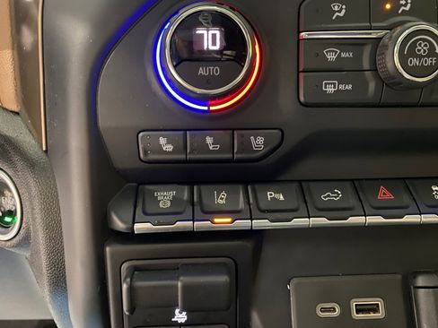 Used 2021 Chevrolet Silverado 2500 High Country w/ Z71 Off-Road Package image 13