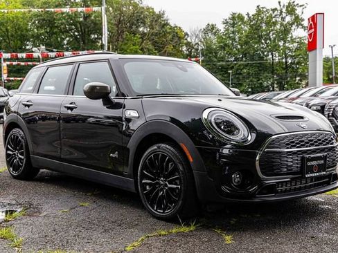 Used 2024 MINI Cooper Clubman S w/ Signature Upholstery Package image 1