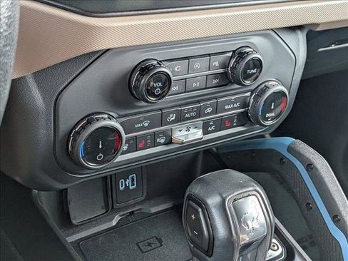 Used 2022 Ford Bronco Wildtrak image 15