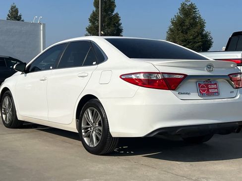 Used 2015 Toyota Camry SE image 7