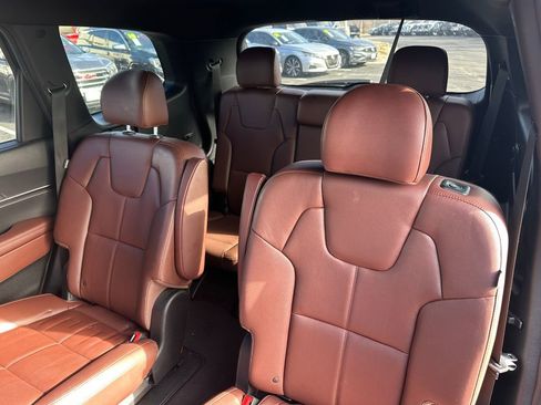 Used 2023 Kia Telluride EX w/ EX Captain's Chair Package image 12