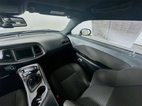 Used 2022 Dodge Challenger GT image 11